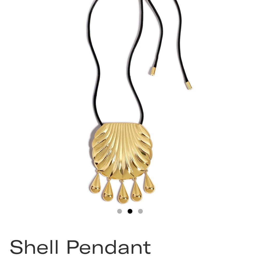 24k Gold Shell Pendant Necklace